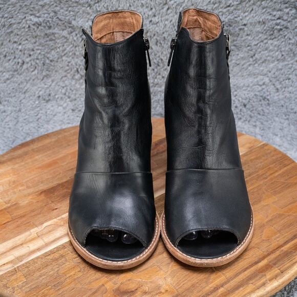 Corso Como Women's Tameka Black Zip-Up Peep Toe Bootie Size 7.5 M - Picture 2 of 7